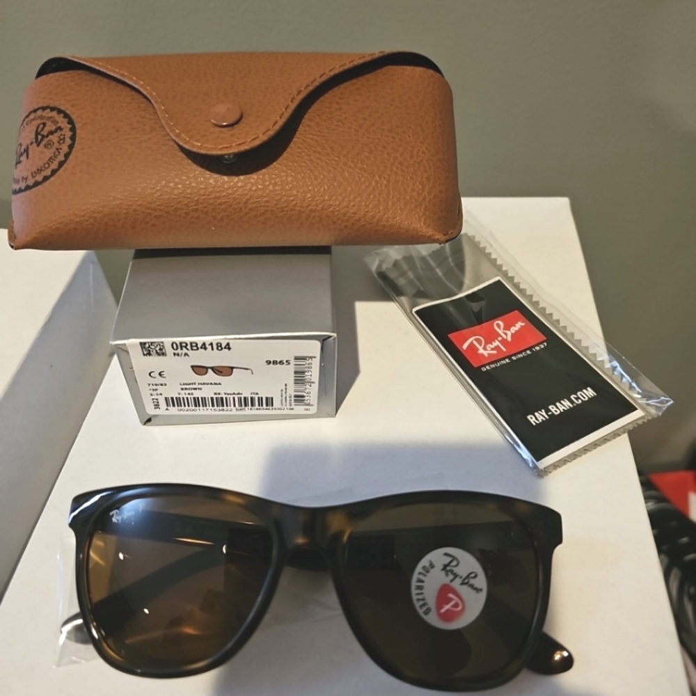 Ray Bans sunglasses (new)